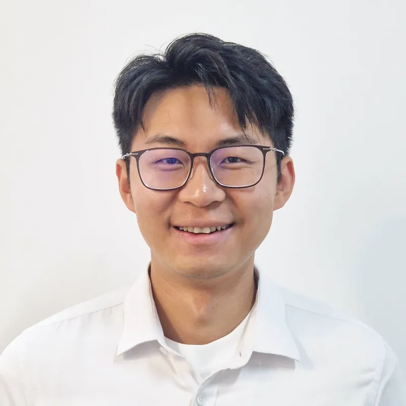 Portrait of Zihan Zhou.